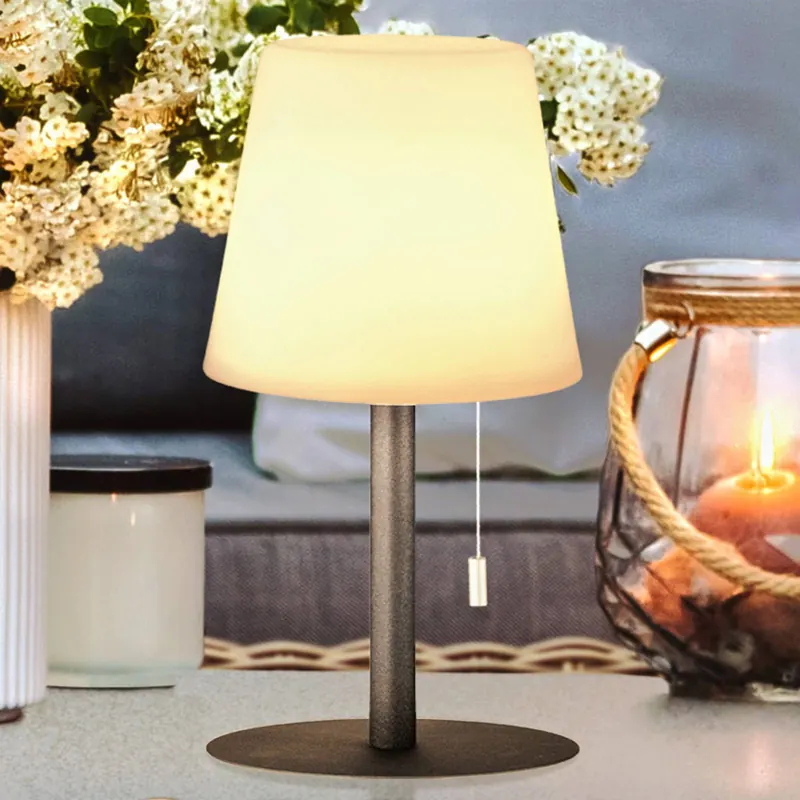 Lampa stołowa LED Garden, ściemniana, ze skokową zmianą barw RGB