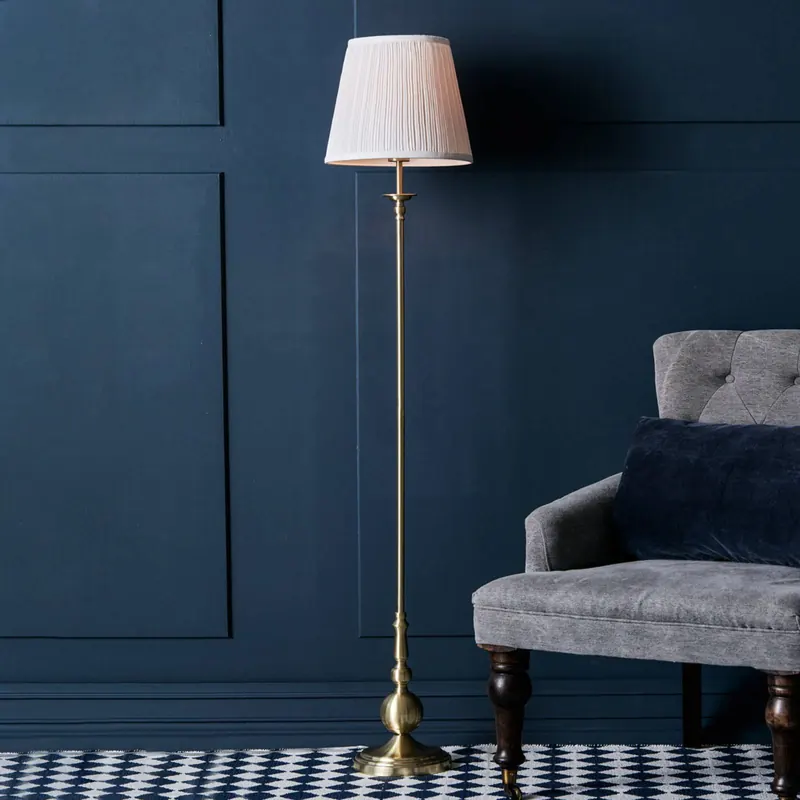 Lampa stojąca Imperia o niezwykłym designie