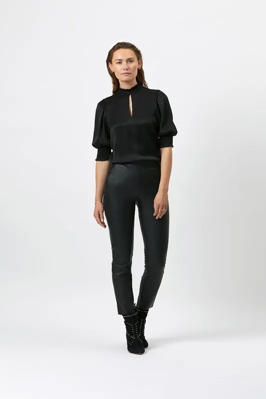 Dante6 Feline Top Raven Maat: 36 | Blouses Outlet | Dames | Zwart