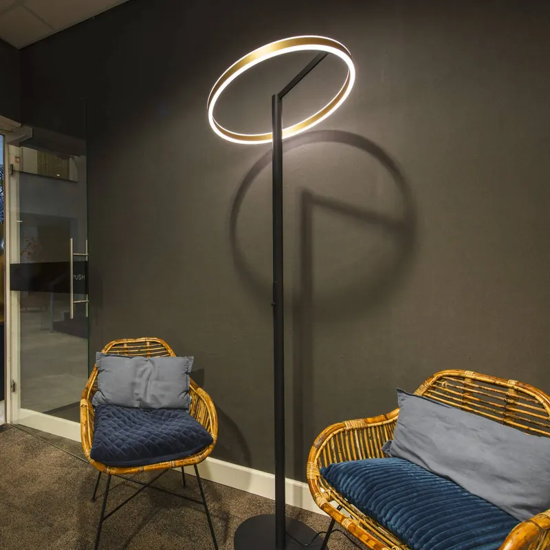 Lampa stojąca LED SLV One Straight, czarna/mosiężna, 2700/3000 K