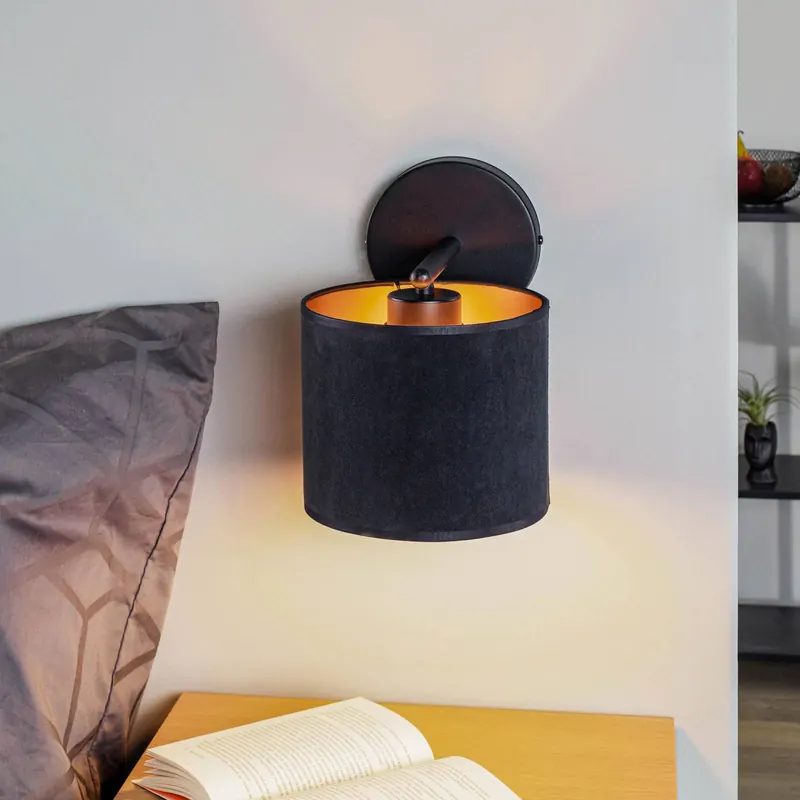 Lampa ścienna Jari z abażurem, czarno-złota