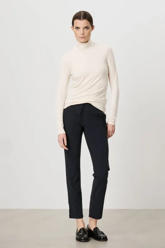 TRVL DRSS Tencel Roll Neck Top Latte Maat: XL | Longsleeves Outlet | Dames | Beige