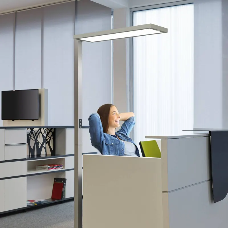 Lampa stojąca biurowa LED MAULsenja, kolor srebrny, czujnik, 196 cm