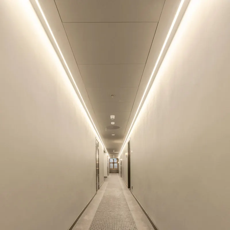 SLC Taśma LED Ultra Long iCC IP67 30m 240W 2,700K