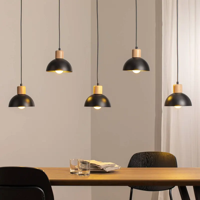 Lampa wisząca Seco, długość 116 cm, czarna, metal/drewno, 5-punktowa.
