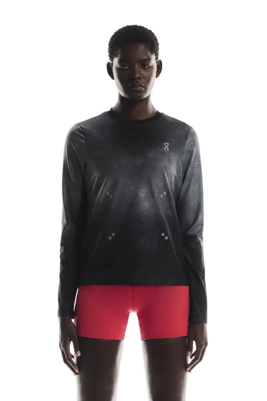 On Pace Mesh Lg-t 1 Black Maat: L | Tops Outlet | Dames | Zwart
