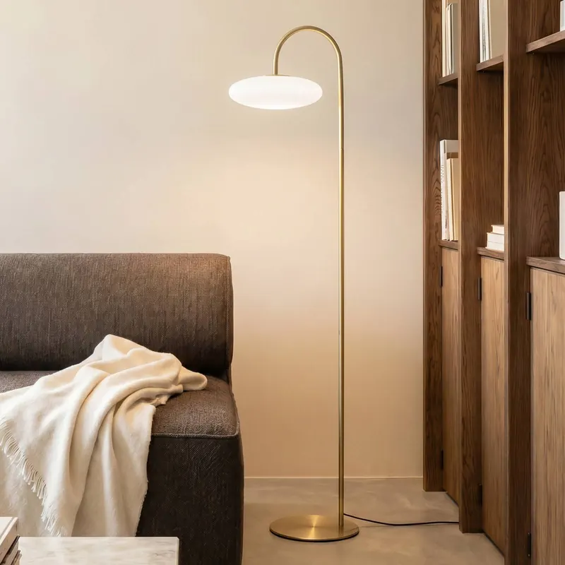 Lampa stojąca LED Lucande Tenebra, 150 cm, mosiądz/biały, szkło