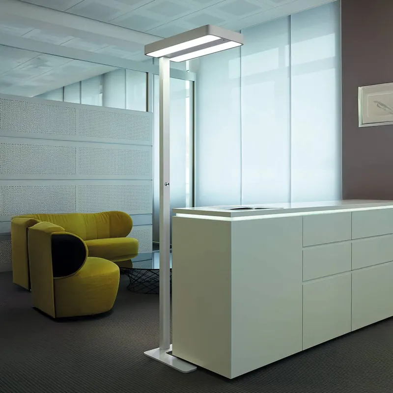 Lampa stojąca LED z czujnikiem MAULjuvis, biały, 196 cm, podstawa, ściemniany