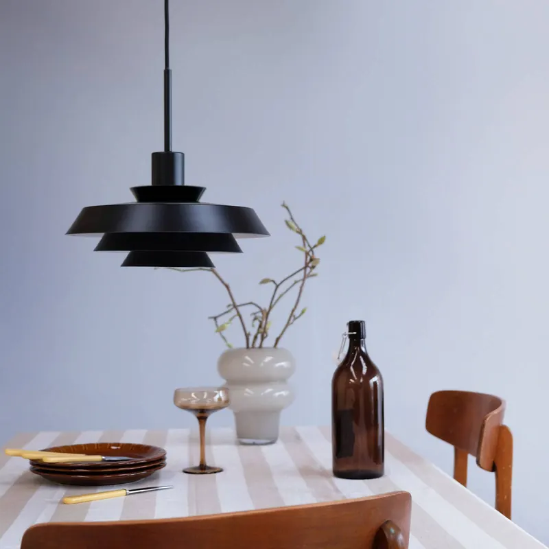 Dyberg Larsen DL30 lampa wisząca Ø 30 cm, czarna