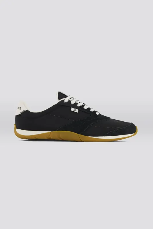 Cariuma Sutai Nylon And Suede Gum Black Maat: 45 | Sneakers Outlet | Unisex | Zwart