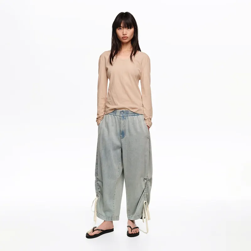 Spodnie jogger marszczone denim jasnoniebieskie