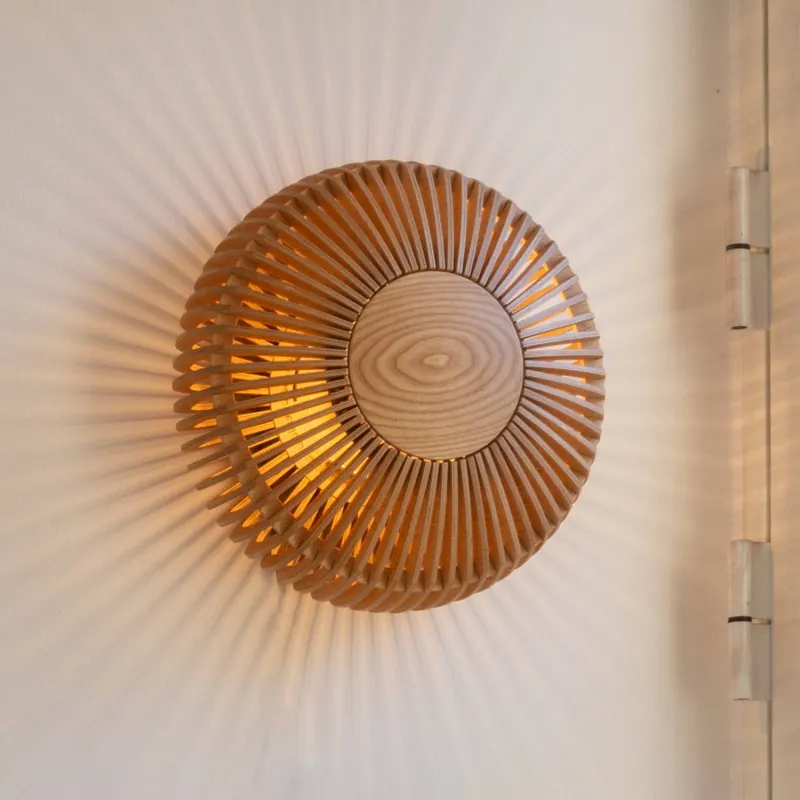 UMAGE Clava up lampa ścienna Ø 49 cm drewno jasne
