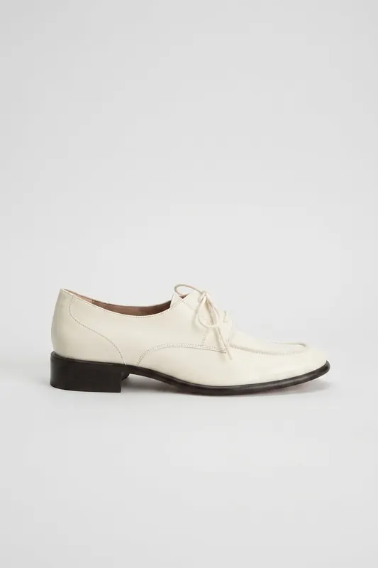 LK Bennett Bertie Flats Ecru Maat: 35 | Instappers Outlet | Dames | Ecru