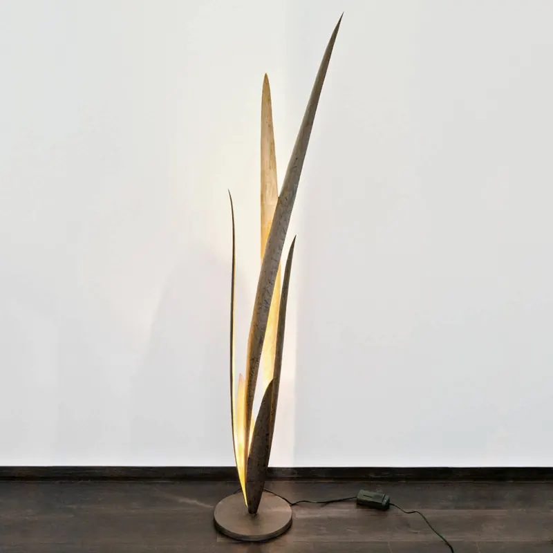 Palustre – ozdobna lampa stojąca