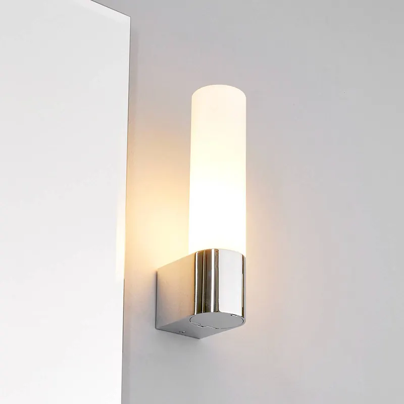Oświetlenie lustra Lindby Melike, 27 cm, chrom, IP44, gniazdo elektryczne
