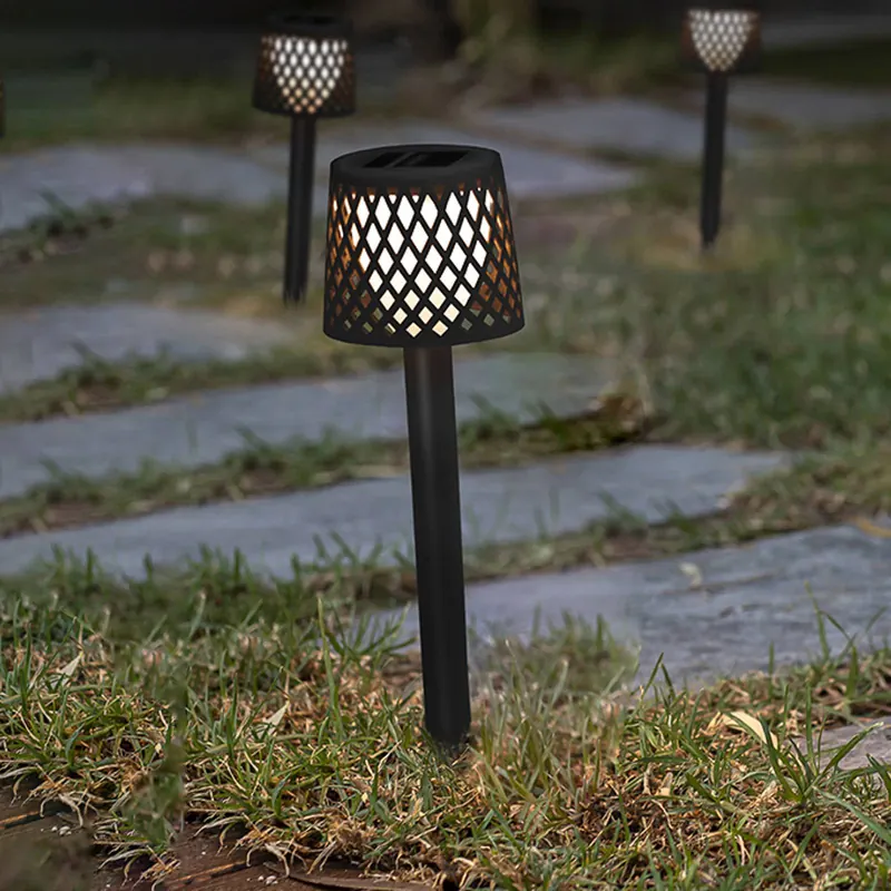 Newgarden lampa solarna LED Gretita, czarna, szpikulec do ziemi, 4 szt