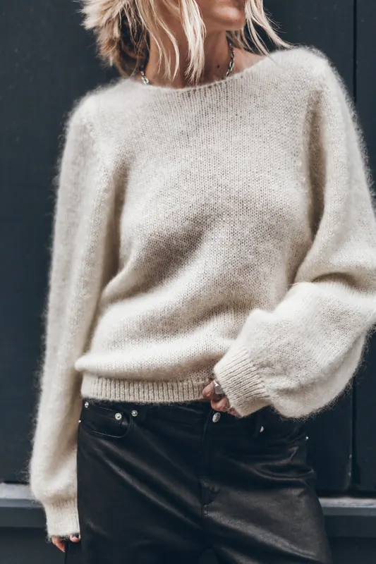 Mikuta The Light Low Back Knotted Knit Sweater White Maat: XL | Sweaters Outlet | Dames | Ecru