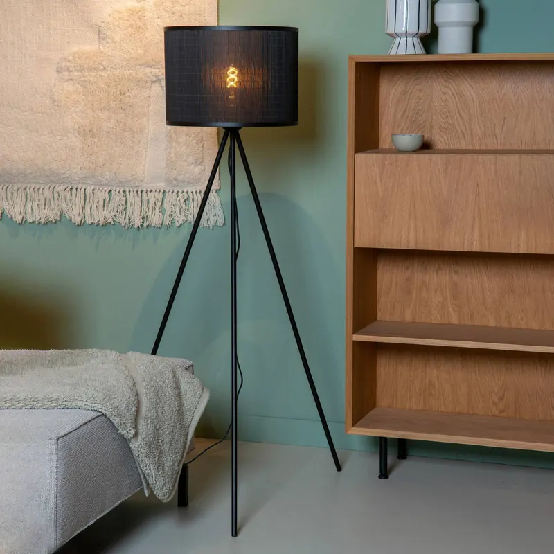 Lampa podłogowa Tagalog z bambusa, czarna, trójnóg