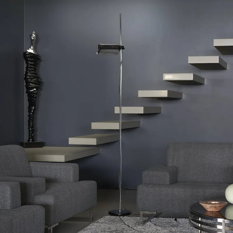 Oluce Lampa stojąca LED Colombo, czarny/chrom, metal