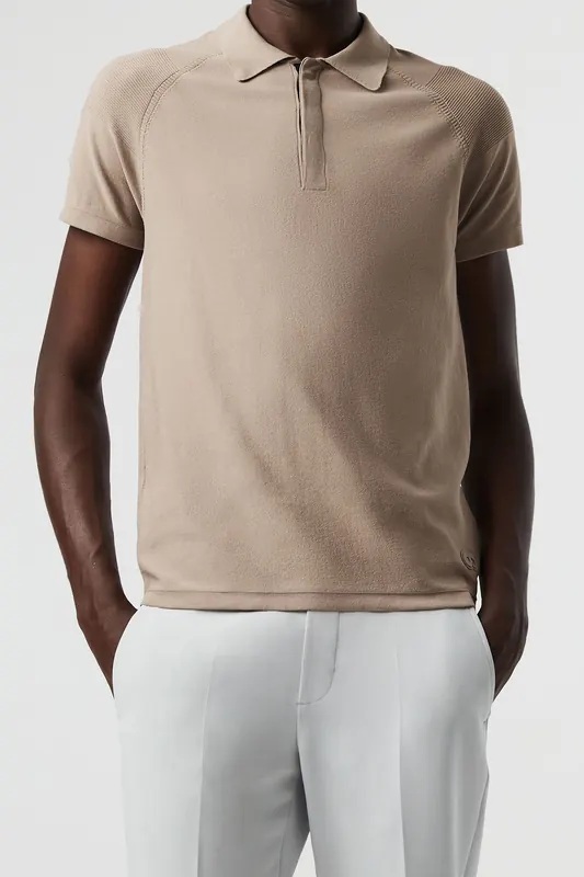 AlphaTauri Fenzi V1.y5.01 Flat Knit Mud Maat: XL | Poloshirts Outlet | Heren | Beige