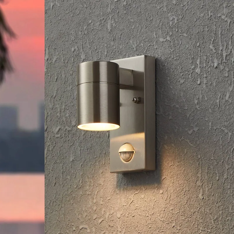 Lampa ścienna Riga 5 w kolorze stali nierdzewnej, 16 cm, czujnik ze stali