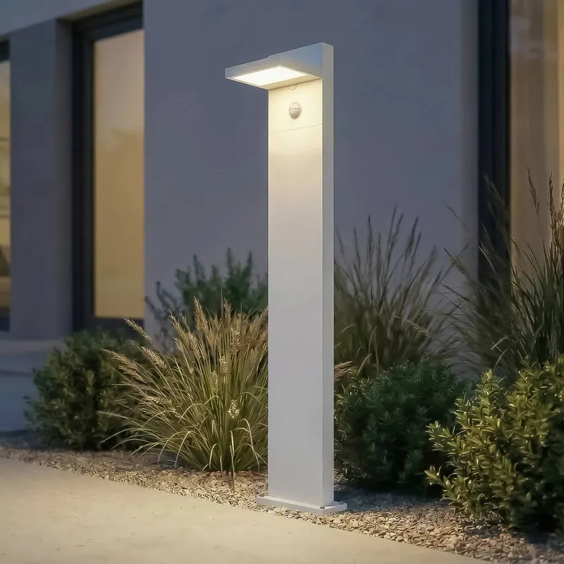 Słupek oświetleniowy LED Lucande Silvan, biały, 100 cm, czujnik, IP54