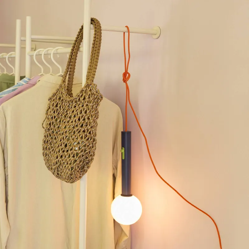 Kinkiet LED Talk, niebiesko-pomarańczowy, długość 30 cm, żelazo/szkło
