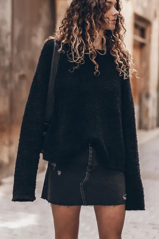 Mikuta The Black Soft Knitted Sweater Maat: M | Sweaters Outlet | Dames | Zwart