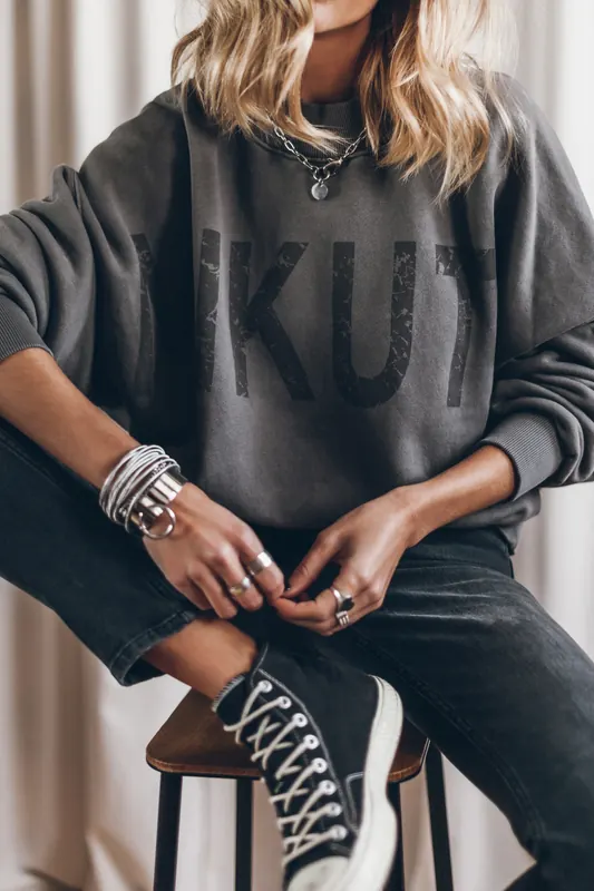 Mikuta The Stone  Sweater Grey Maat: L | Longsleeves Outlet | Dames | Grijs