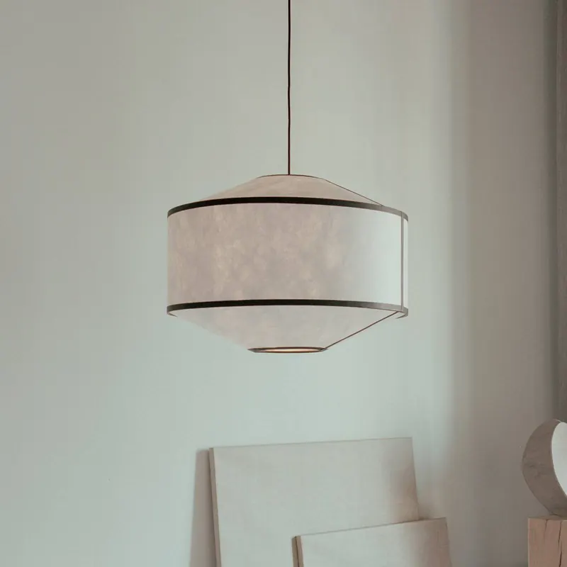Lampa wisząca New Works Kite, Ø 65 cm, biały/czarny, 3-punktowa.