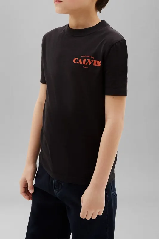 Calvin Klein Boys Calvin Chest T-shirt Black Maat: 8 | T-Shirts Outlet | kids | Zwart