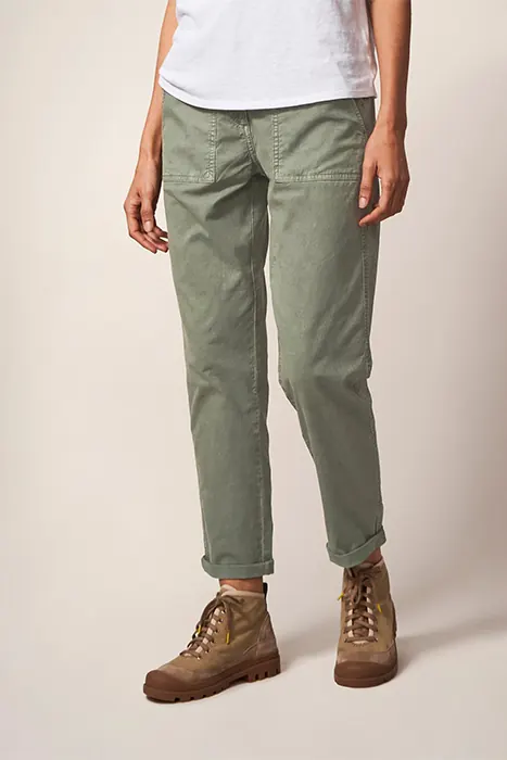 White Stuff Twister Chino Trouser Mid Green Maat: 20 PETITE | Chino's Outlet | Dames | Groen