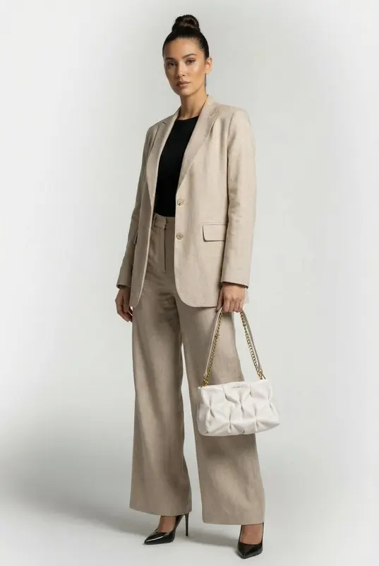 Coccinelle Shoulder Bag In Textured Leather Maat: OS | Clutches Outlet | Dames | Wit