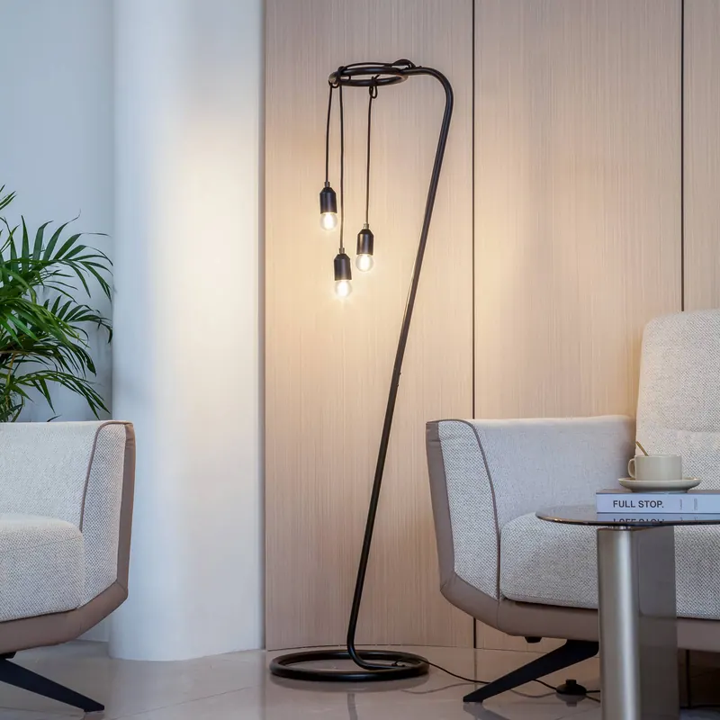 Lampa stojąca Lindby Elira, czarna, metal, 150 cm wysokości, E27