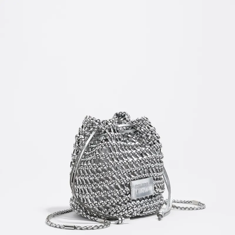 Torebka bucket mini pleciona skóra srebrna