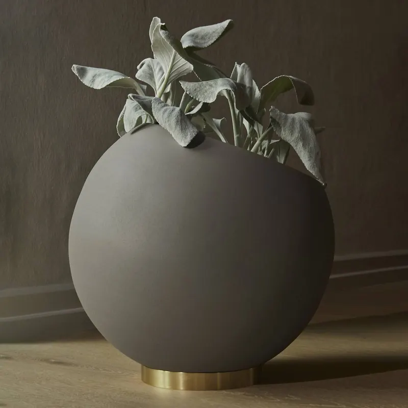 AYTM Doniczka Globe, Ø 37 cm, szaro-brązowa, aluminium, stal