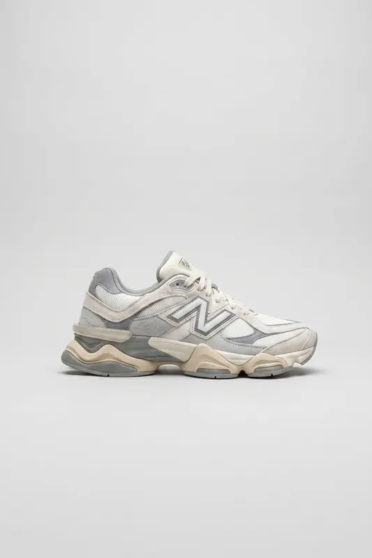 New Balance Unisex 9060 Sea Salt Maat: 42 | Sneakers Outlet | Unisex | Grijs