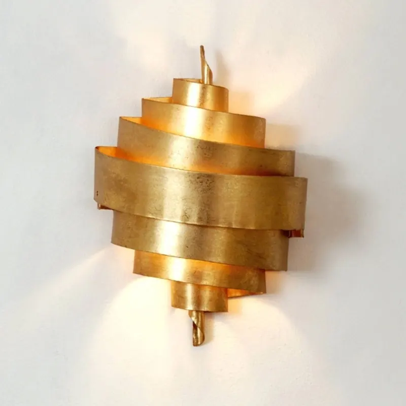 Efektowna lampa ścienna BANDEROLE